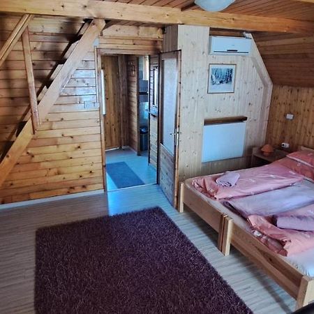 Keri Apartman Mosonmagyarovar Exterior foto