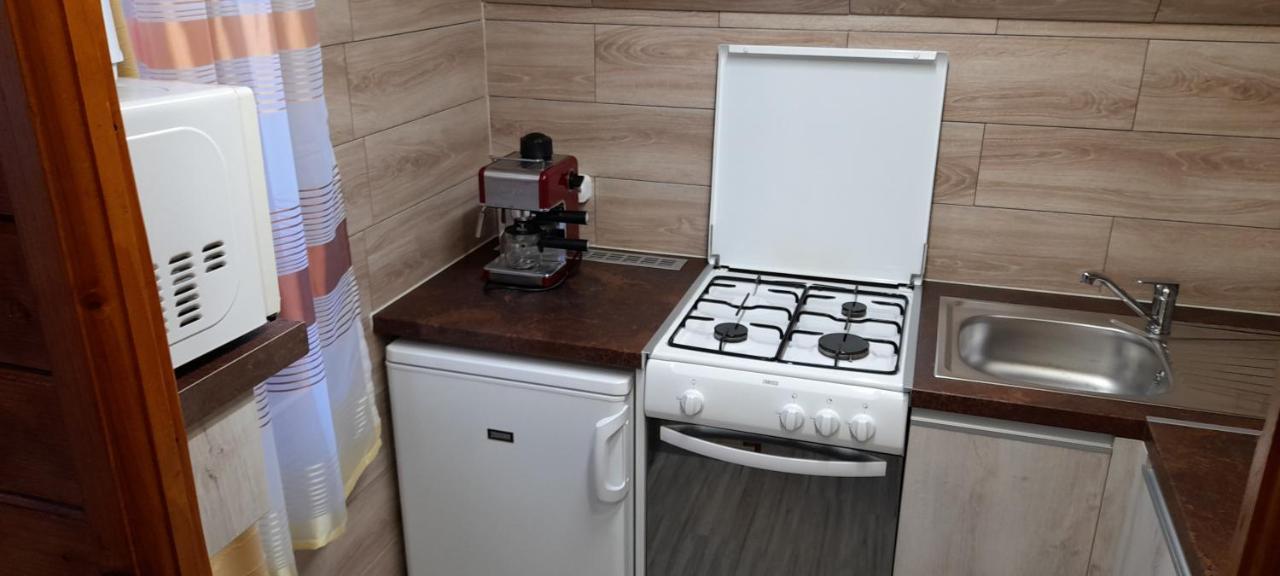 Keri Apartman Mosonmagyarovar Exterior foto