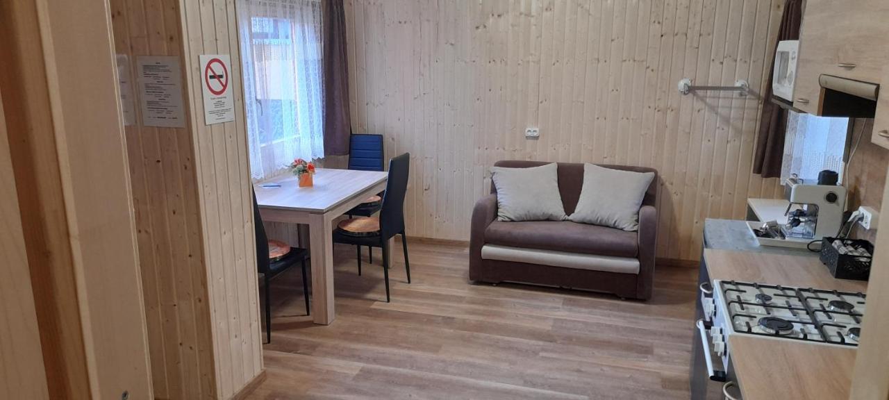 Keri Apartman Mosonmagyarovar Exterior foto