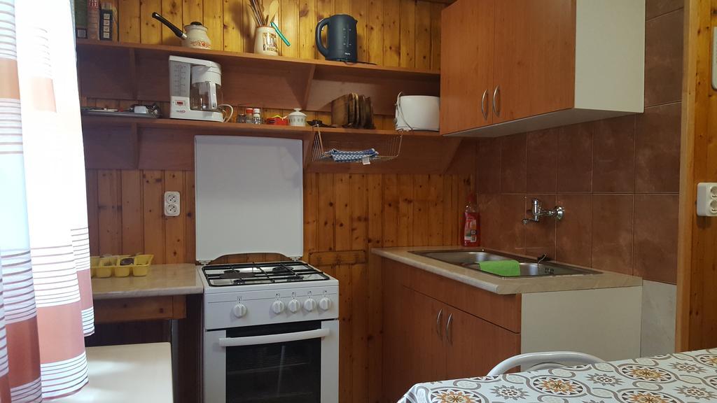 Keri Apartman Mosonmagyarovar Exterior foto