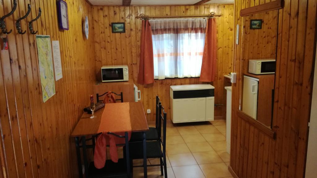 Keri Apartman Mosonmagyarovar Exterior foto