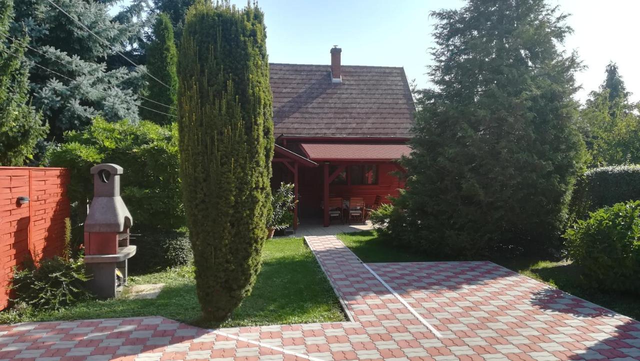 Keri Apartman Mosonmagyarovar Exterior foto